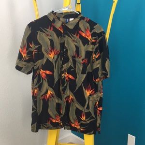 Divided Shirts - Short sleeve button down. Divided Shirts - Short sleeve button down.